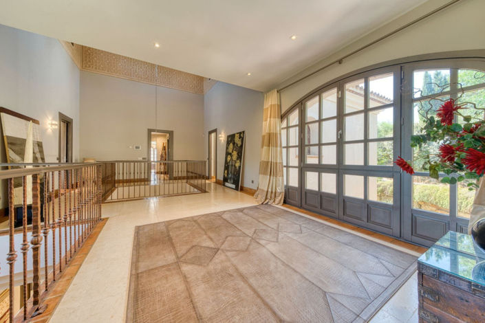 Image No.16-5 Bed Property for sale