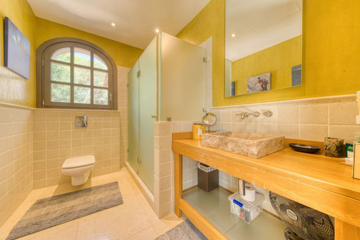 Image No.21-5 Bed Property for sale