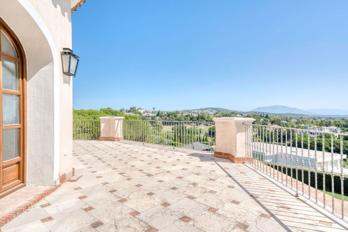 Image No.26-5 Bed Property for sale