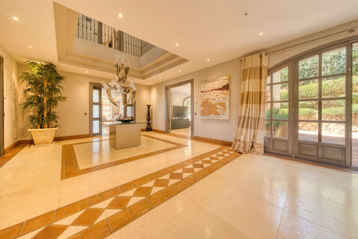 Image No.3-5 Bed Property for sale