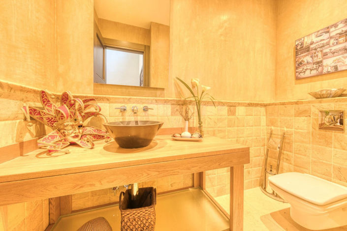 Image No.40-5 Bed Property for sale