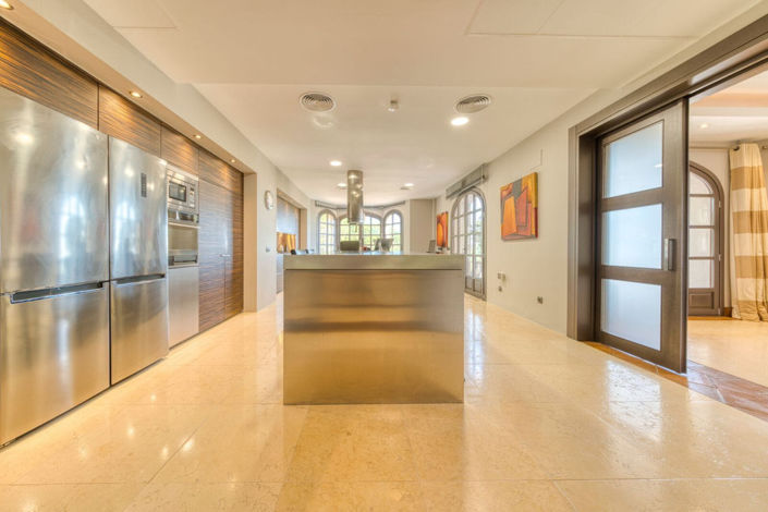 Image No.47-5 Bed Property for sale