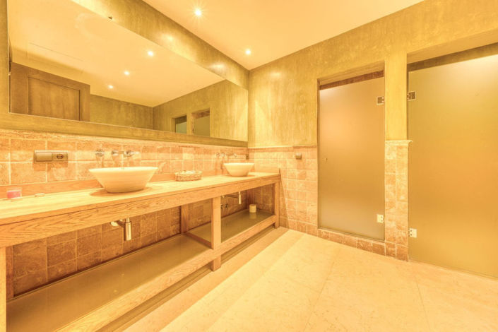 Image No.50-5 Bed Property for sale