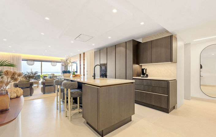 Image No.12-4 Bed Property for sale