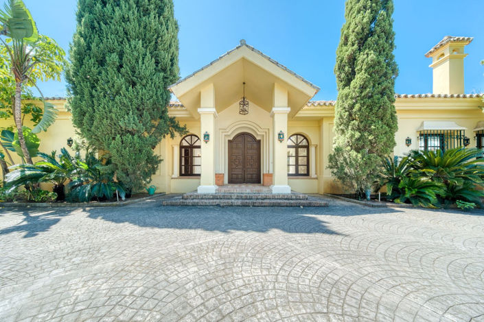 Image No.1-6 Bed Property for sale