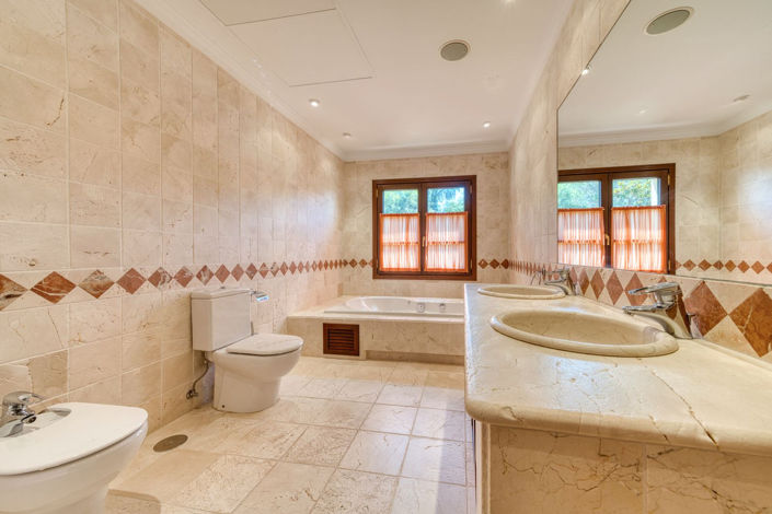 Image No.33-Propriété de 6 chambres à vendre à La Zagaleta