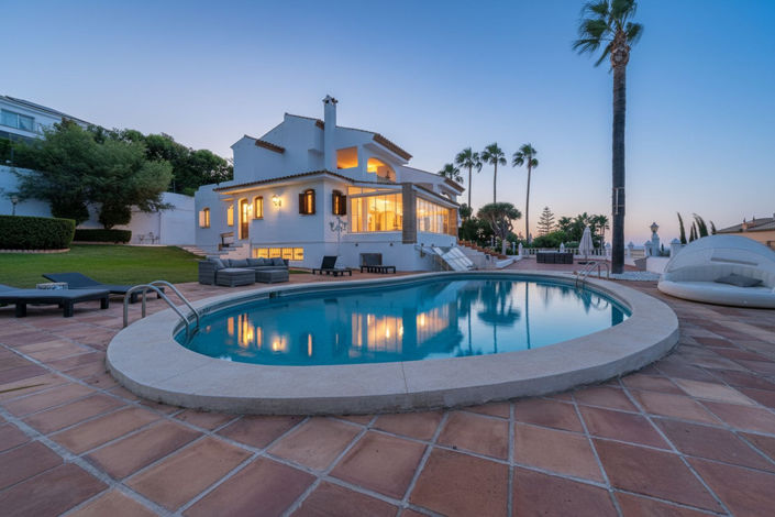 Image No.1-5 Bed Property for sale