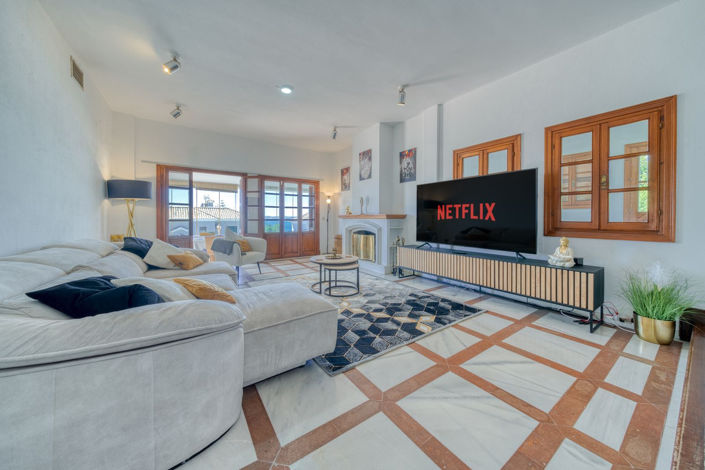 Image No.2-5 Bed Property for sale