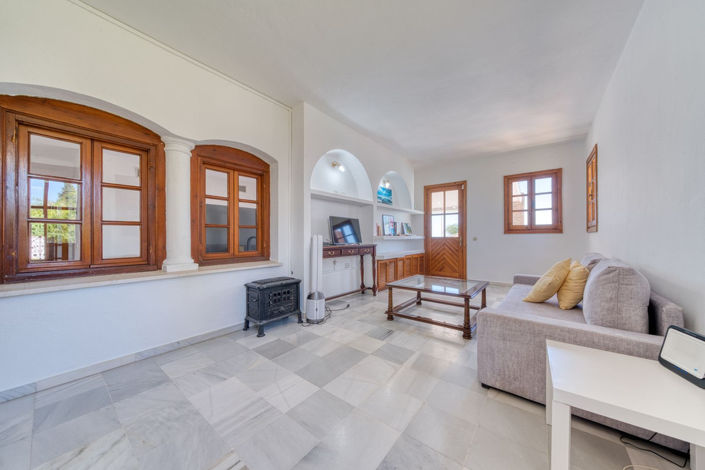 Image No.43-5 Bed Property for sale