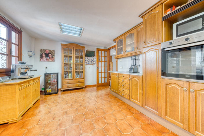 Image No.44-5 Bed Property for sale