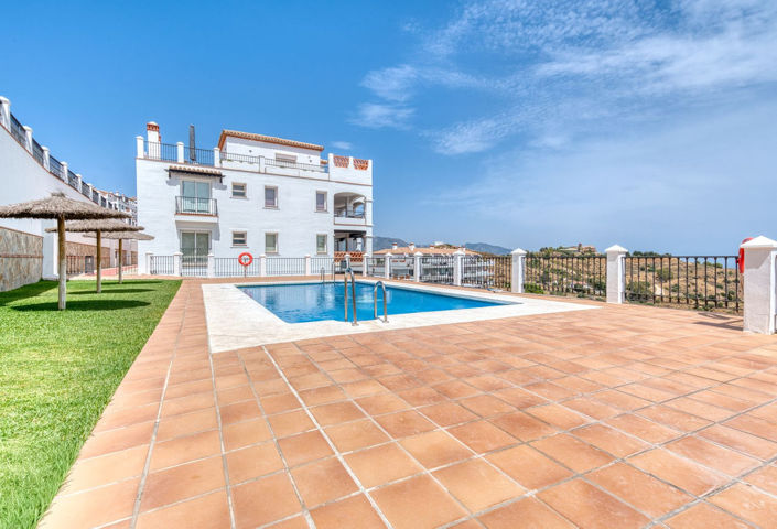 Image No.32-2 Bed Property for sale