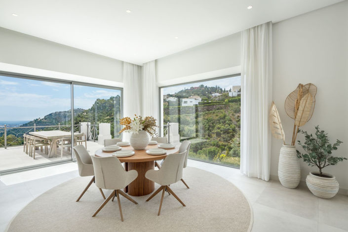 Image No.16-5 Bed Property for sale