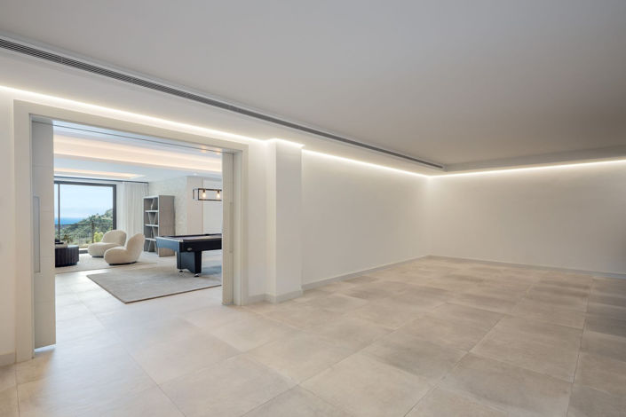 Image No.18-5 Bed Property for sale