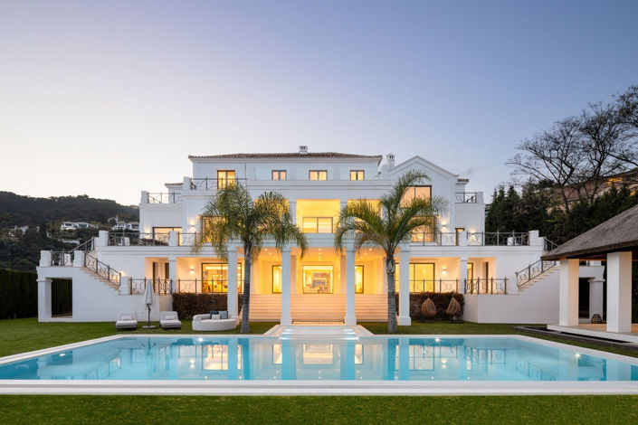 Image No.28-5 Bed Property for sale