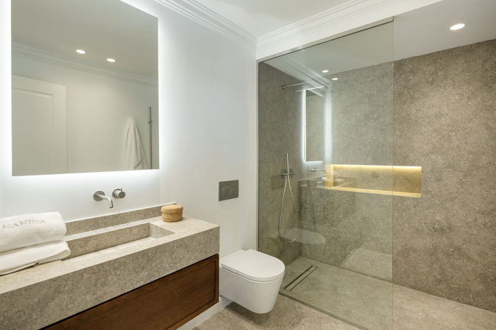 Image No.22-5 Bed Property for sale