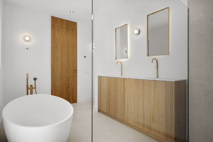 Image No.22-5 Bed Property for sale