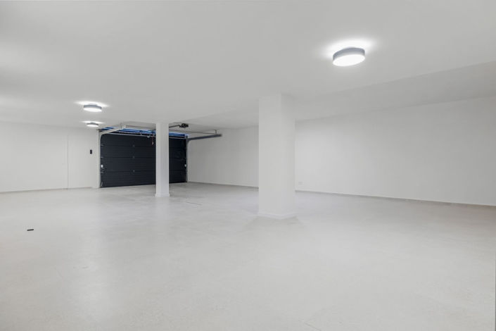 Image No.37-5 Bed Property for sale