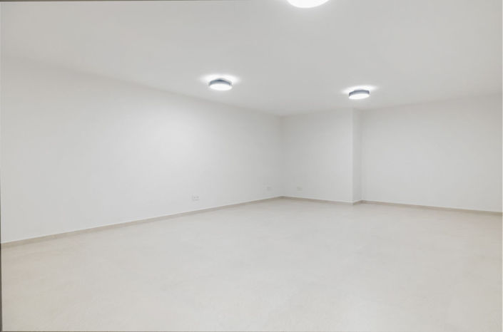 Image No.39-5 Bed Property for sale