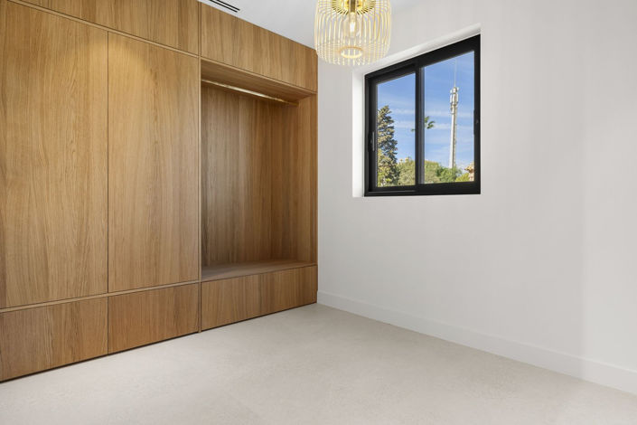 Image No.46-5 Bed Property for sale