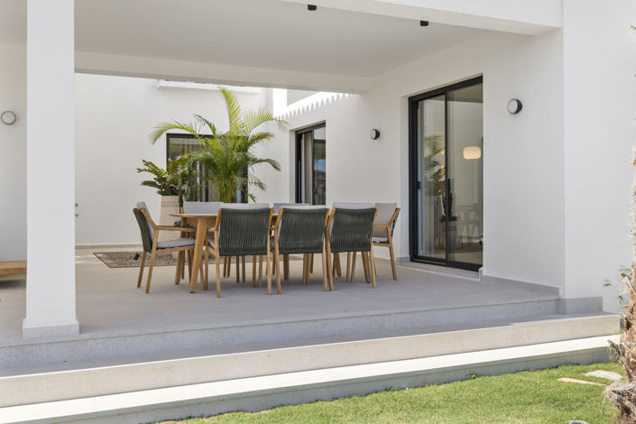 Image No.54-5 Bed Property for sale