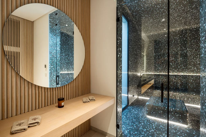 Image No.23-8 Bed Property for sale