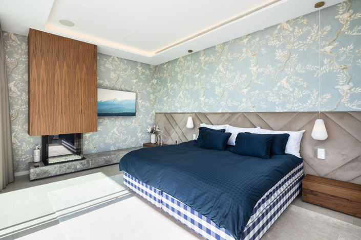 Image No.31-8 Bed Property for sale