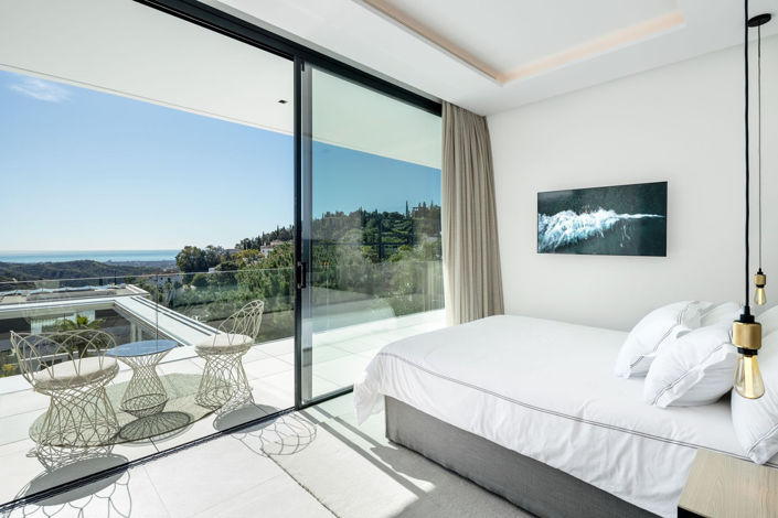 Image No.35-8 Bed Property for sale