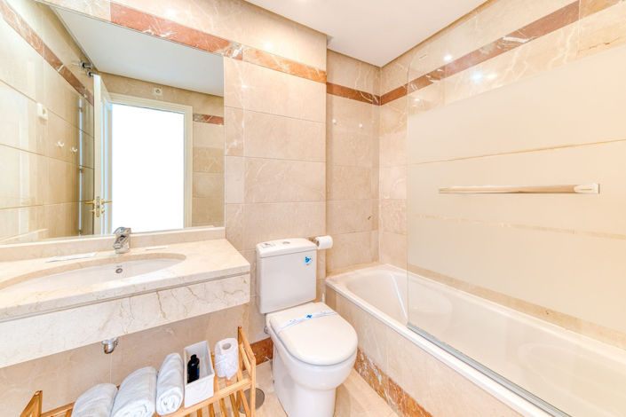 Image No.18-2 Bed Property for sale