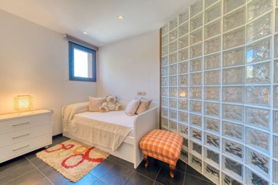 11-20939a0134ad724a8cb2a801094d15a4