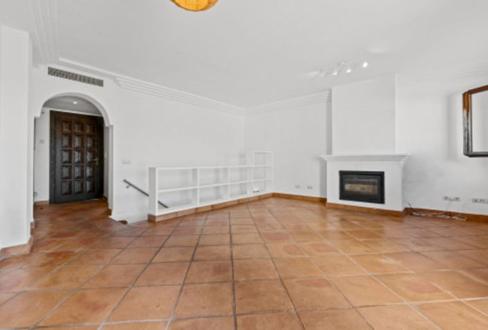 Image No.14-3 Bed Property for sale