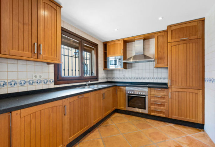 Image No.22-3 Bed Property for sale