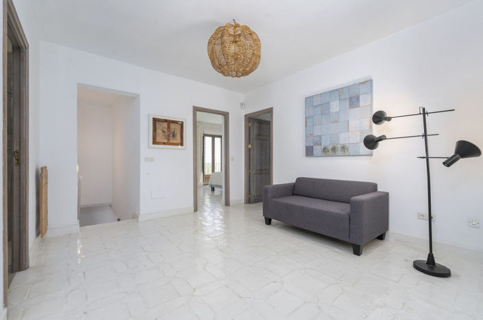 Image No.24-3 Bed Property for sale