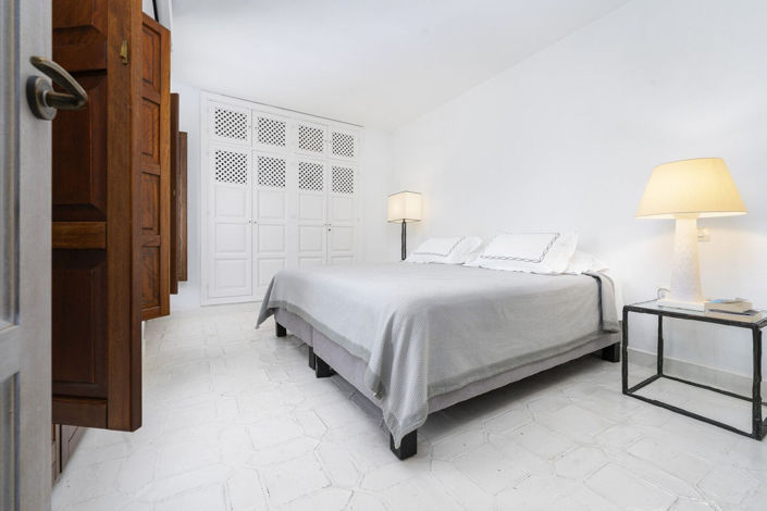 Image No.37-3 Bed Property for sale