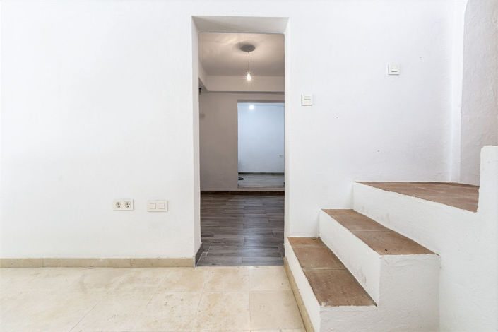 Image No.9-3 Bed Property for sale