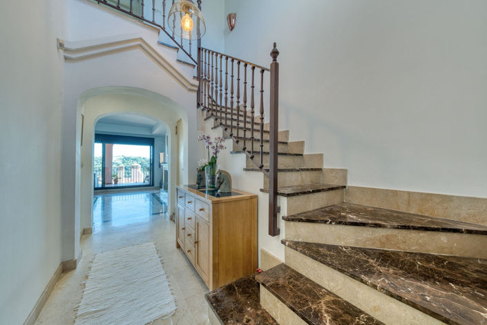 Image No.16-3 Bed Property for sale