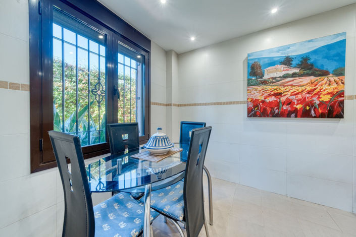 Image No.24-3 Bed Property for sale