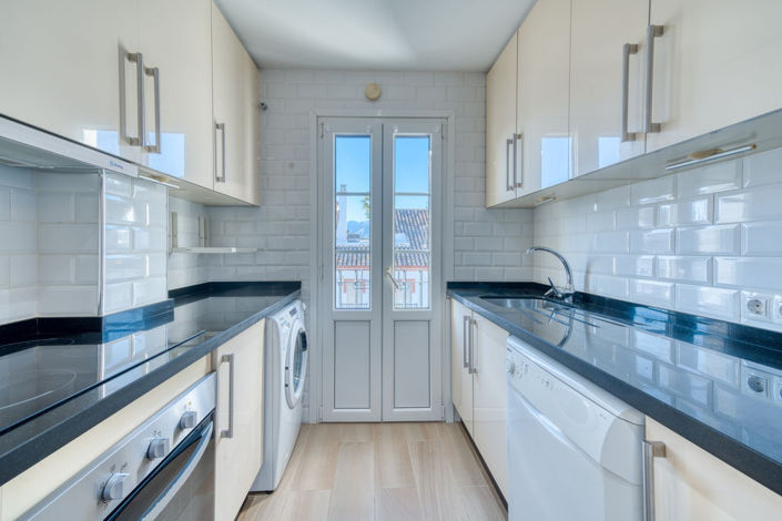 Image No.9-2 Bed Property for sale