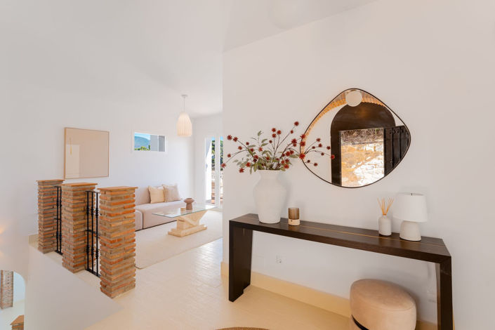 Image No.44-6 Bed Property for sale