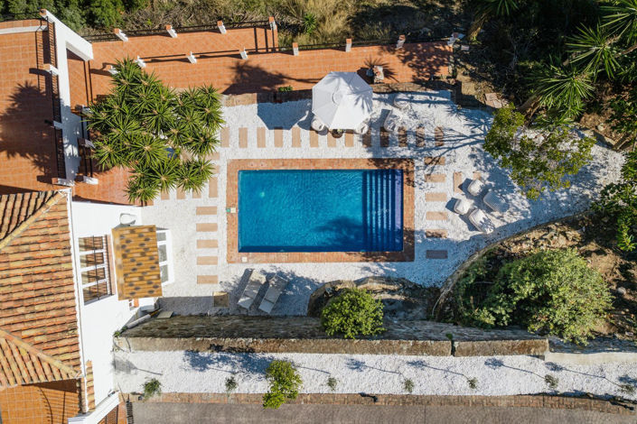 Image No.5-6 Bed Property for sale