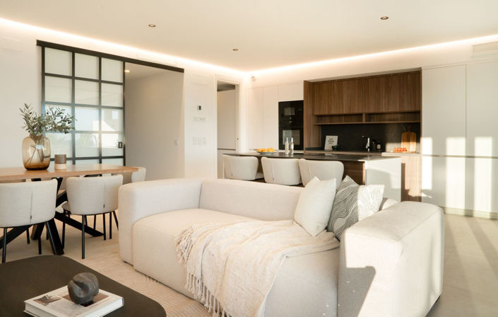 Image No.10-3 Bed Property for sale