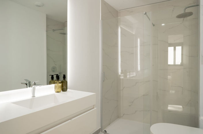 Image No.26-3 Bed Property for sale