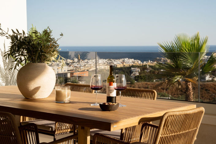 Image No.40-3 Bed Property for sale