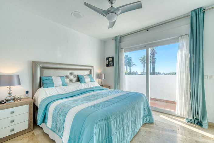 Image No.24-3 Bed Property for sale