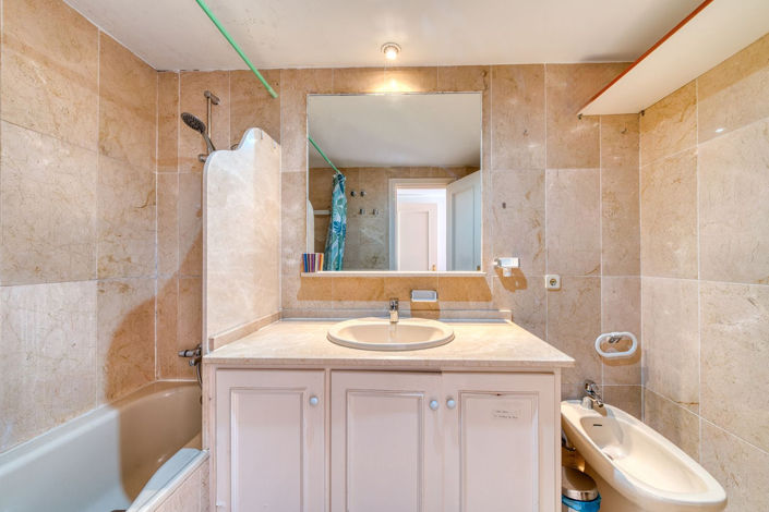 Image No.20-2 Bed Property for sale