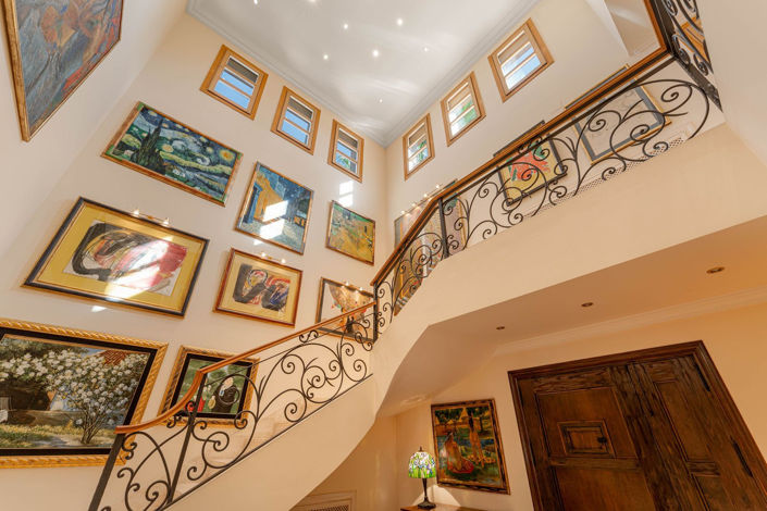 Image No.12-5 Bed Property for sale