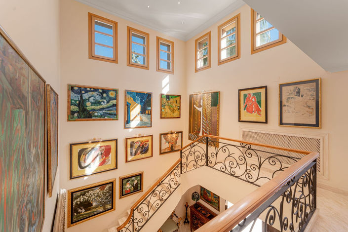 Image No.13-5 Bed Property for sale