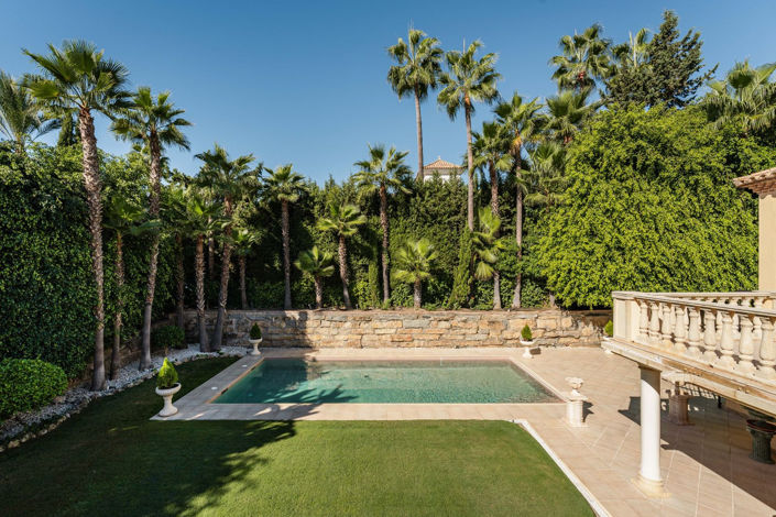 Image No.27-5 Bed Property for sale