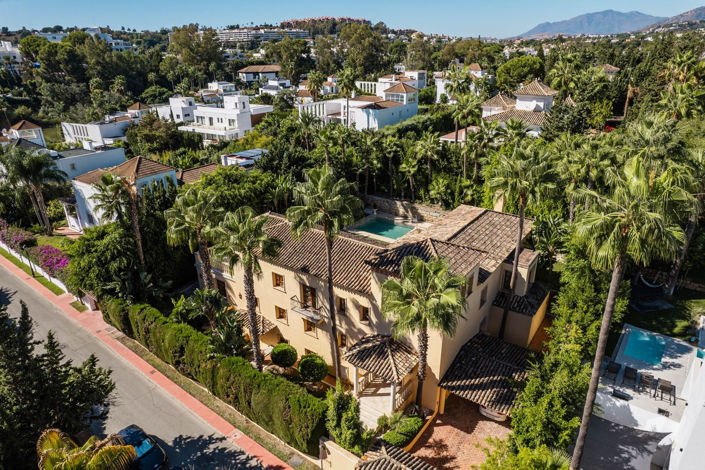 Image No.37-5 Bed Property for sale