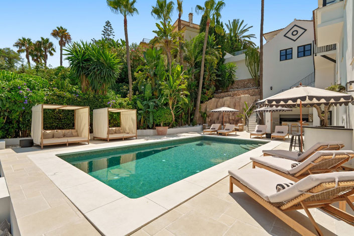 Image No.30-6 Bed Property for sale