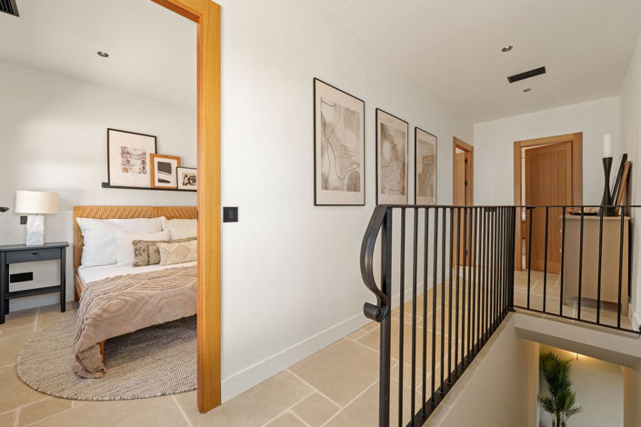 Image No.47-6 Bed Property for sale